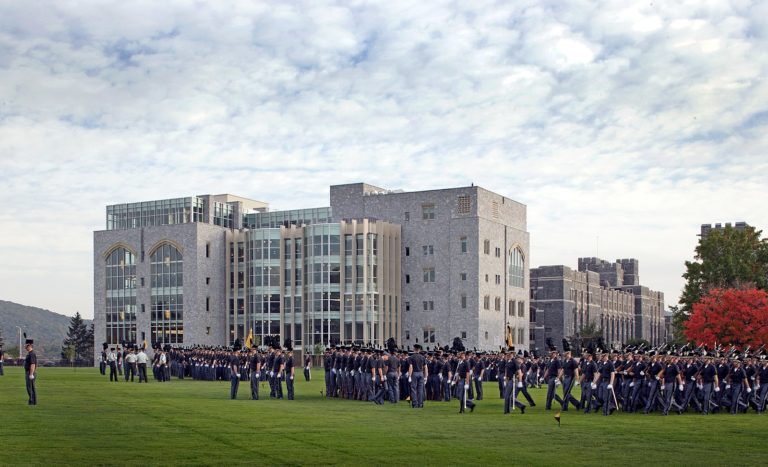 wiki United_States_Military_Academy,_Jefferson_Hall_at_West_Point.jpg