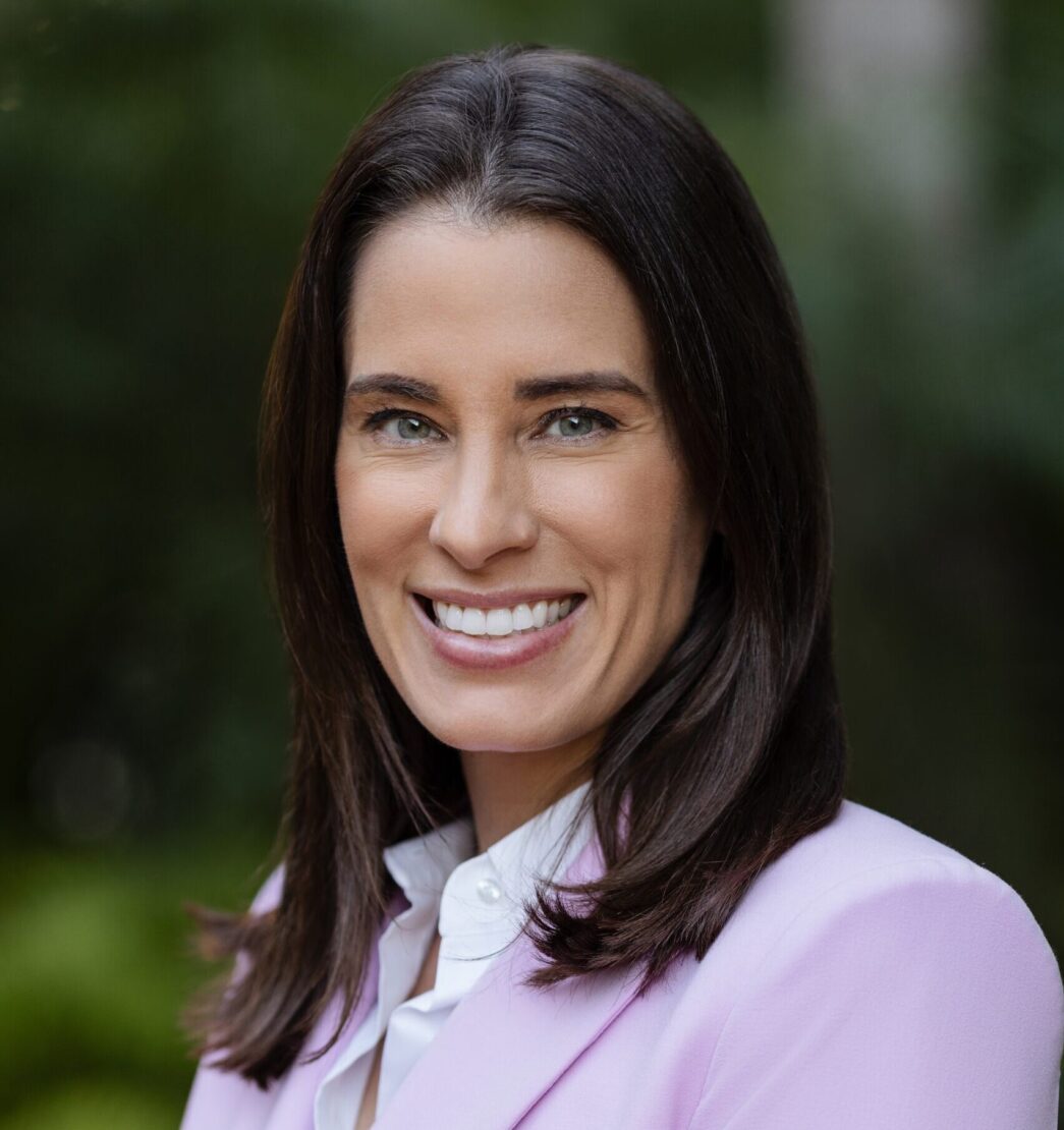 Christina Bobb